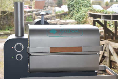 The Grillson pellet grill can reach the high temperatures needed for cooking pizza