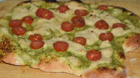 Our ready-to-eat vegan pesto pizza!